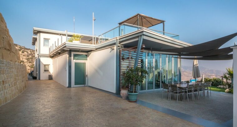 Ducati Monster 821 – Immaculate Condition, Low Miles!